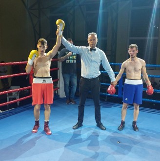 Major Milán sikeresen mutatkozott be a profi ökölvívók között